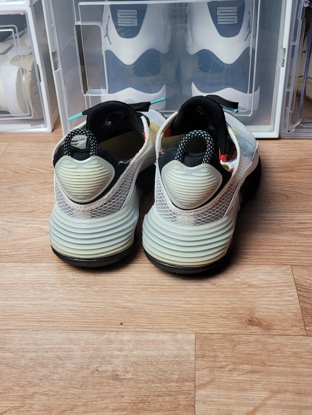 Nike Air 2090 GS Sneakers Youth Size 5y White Bleached Aqua